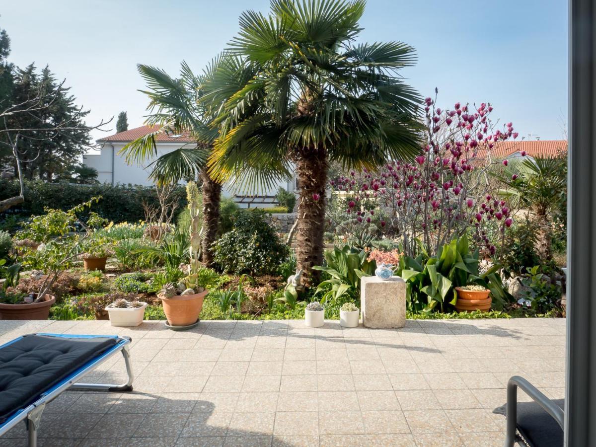Apartments Summer Bloom Крк Экстерьер фото