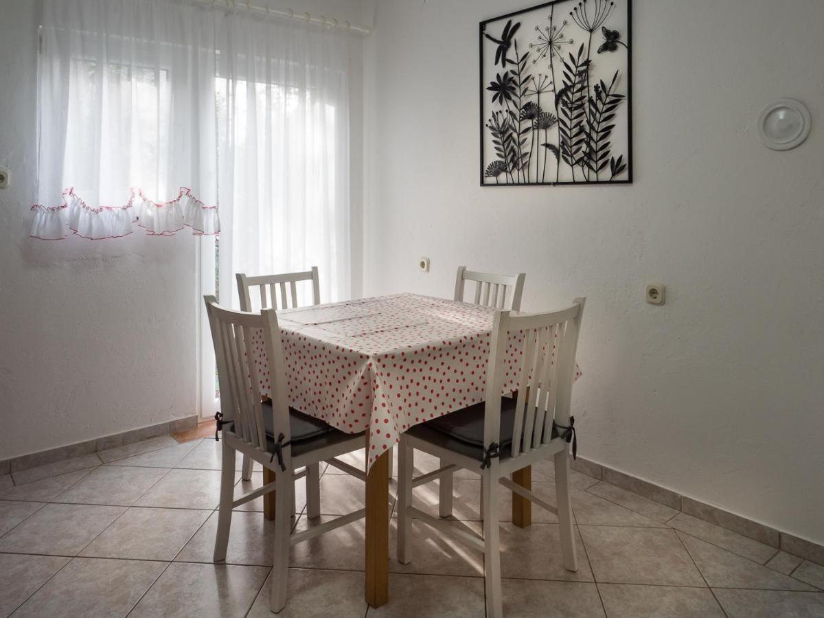 Apartments Summer Bloom Крк Экстерьер фото