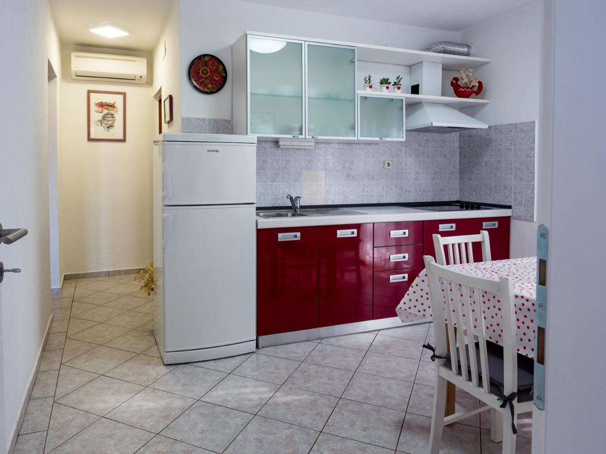 Apartments Summer Bloom Крк Экстерьер фото