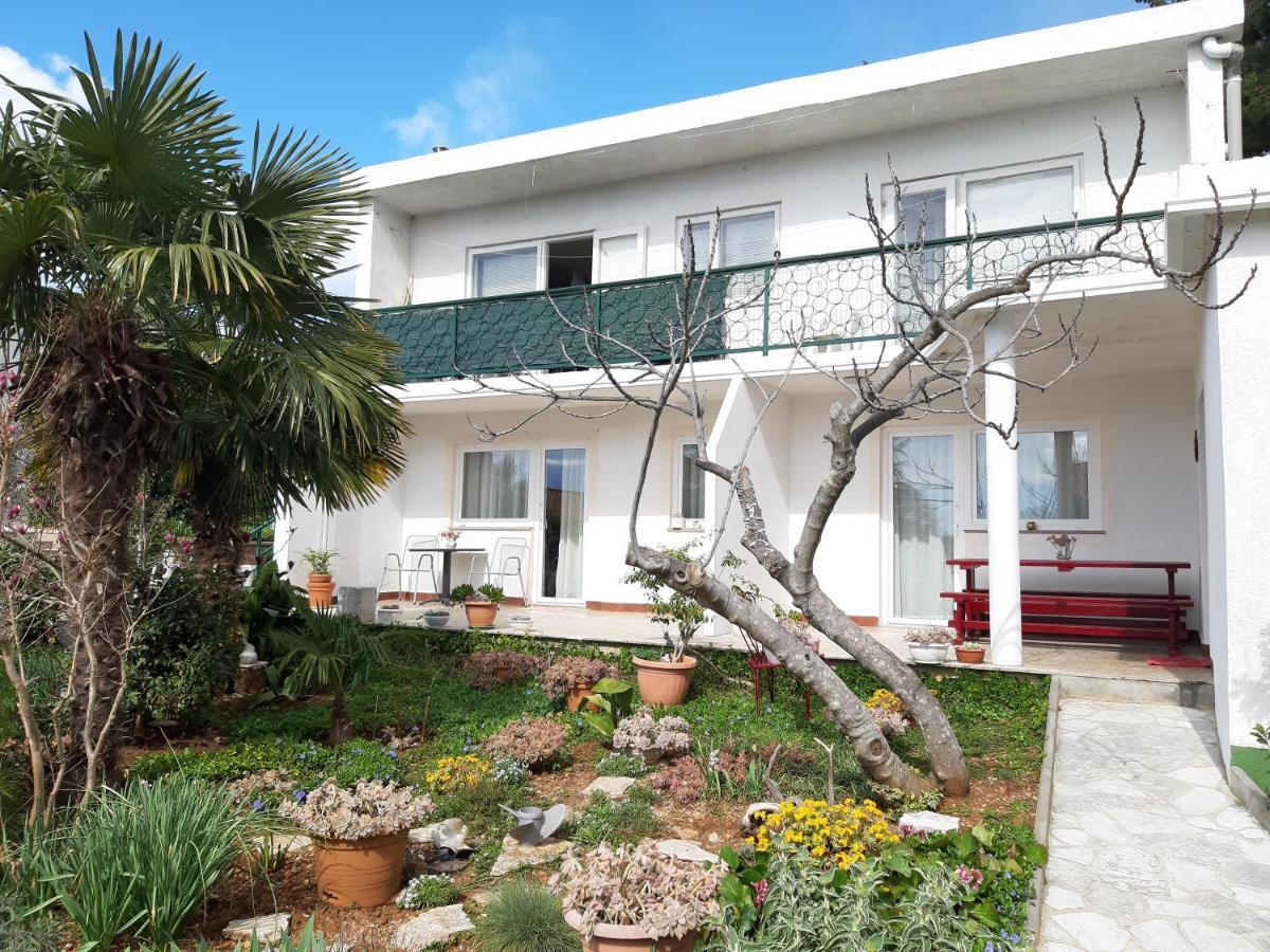 Apartments Summer Bloom Крк Экстерьер фото